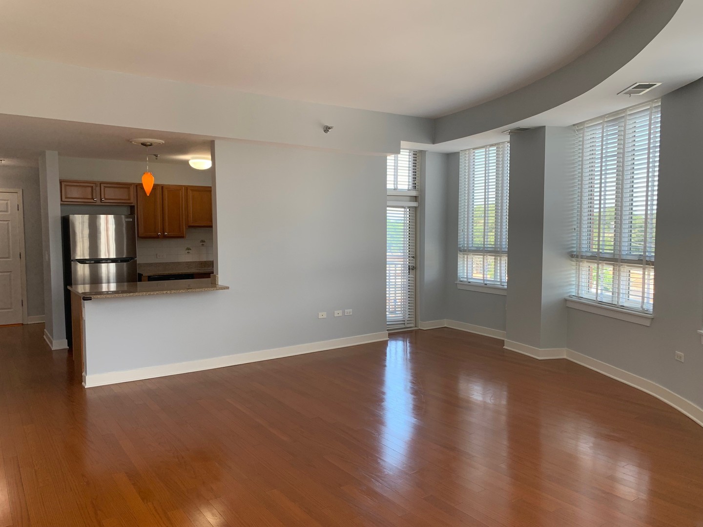 Chicago, Illinois 60646, United States, 2 Bedrooms Bedrooms, ,2 BathroomsBathrooms,Residential,Active,211263