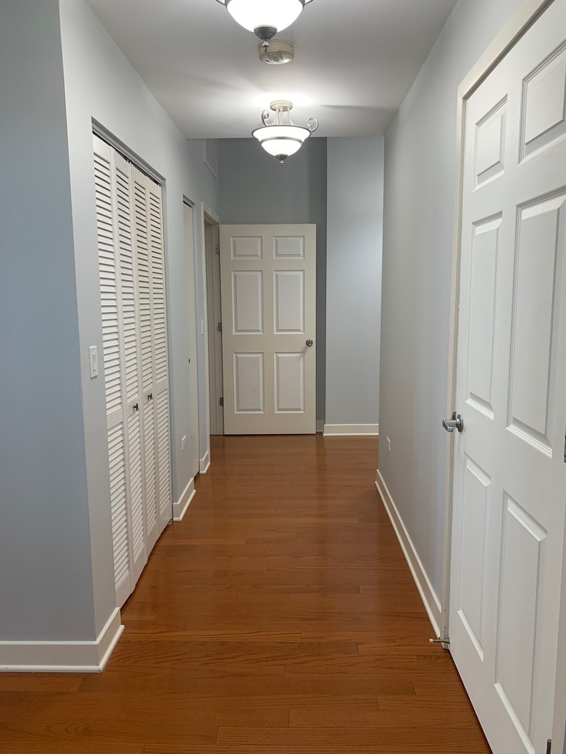 Chicago, Illinois 60646, United States, 2 Bedrooms Bedrooms, ,2 BathroomsBathrooms,Residential,Active,211263