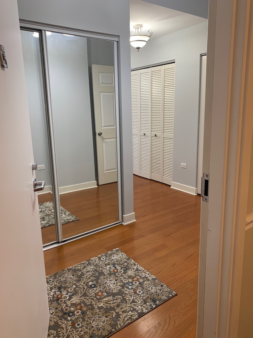 Chicago, Illinois 60646, United States, 2 Bedrooms Bedrooms, ,2 BathroomsBathrooms,Residential,Active,211263