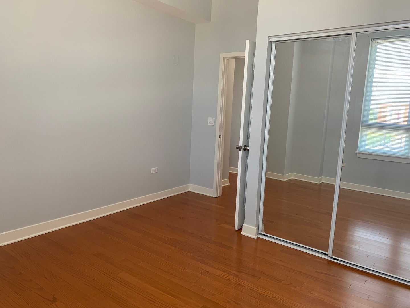 Chicago, Illinois 60646, United States, 2 Bedrooms Bedrooms, ,2 BathroomsBathrooms,Residential,Active,211263