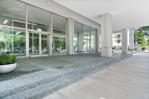 Tiny photo for 2400 N Lakeview Avenue #402, Chicago, IL 60614 (MLS # 12590063)