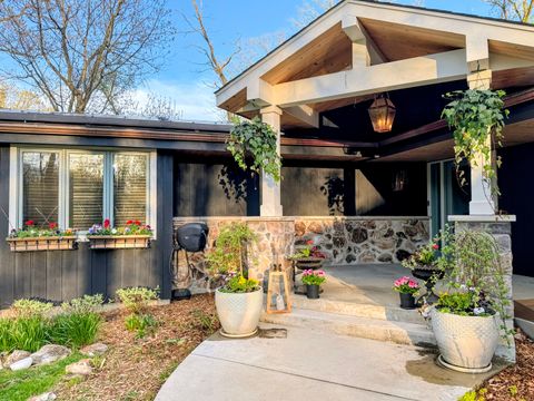 Photo of 2655 Crestwood Lane, Riverwoods, IL 60015 (MLS # 12579832)