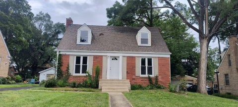 Photo of 3S276 Gates Place, Warrenville, IL 60555 (MLS # 12740930)