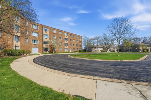 Tiny photo for 1500 Robin Circle #112, Hoffman Estates, IL 60169 (MLS # 12634111)
