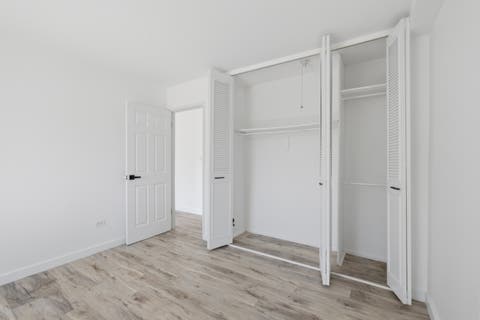 Tiny photo for 1500 Robin Circle #112, Hoffman Estates, IL 60169 (MLS # 12634111)