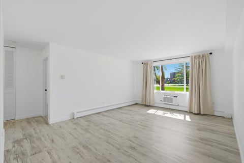 Tiny photo for 1500 Robin Circle #112, Hoffman Estates, IL 60169 (MLS # 12634111)