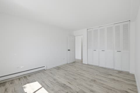 Tiny photo for 1500 Robin Circle #112, Hoffman Estates, IL 60169 (MLS # 12634111)