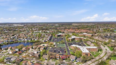 Tiny photo for 1500 Robin Circle #112, Hoffman Estates, IL 60169 (MLS # 12634111)