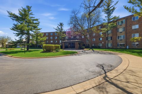 Tiny photo for 1500 Robin Circle #112, Hoffman Estates, IL 60169 (MLS # 12634111)