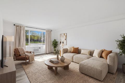 Tiny photo for 1500 Robin Circle #112, Hoffman Estates, IL 60169 (MLS # 12634111)