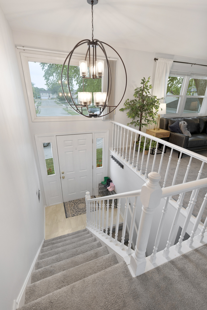 1669 W Bayside Court