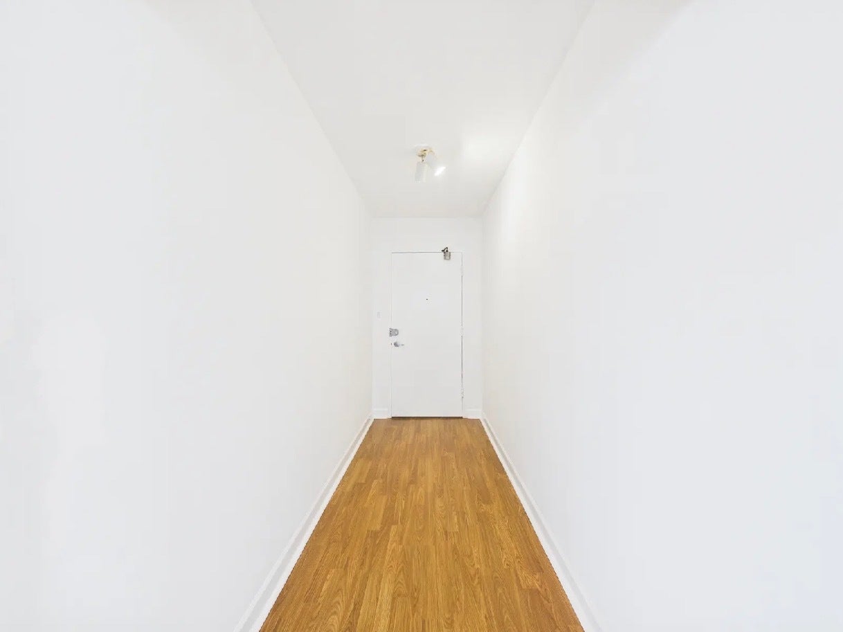 4970 N Marine Drive 827