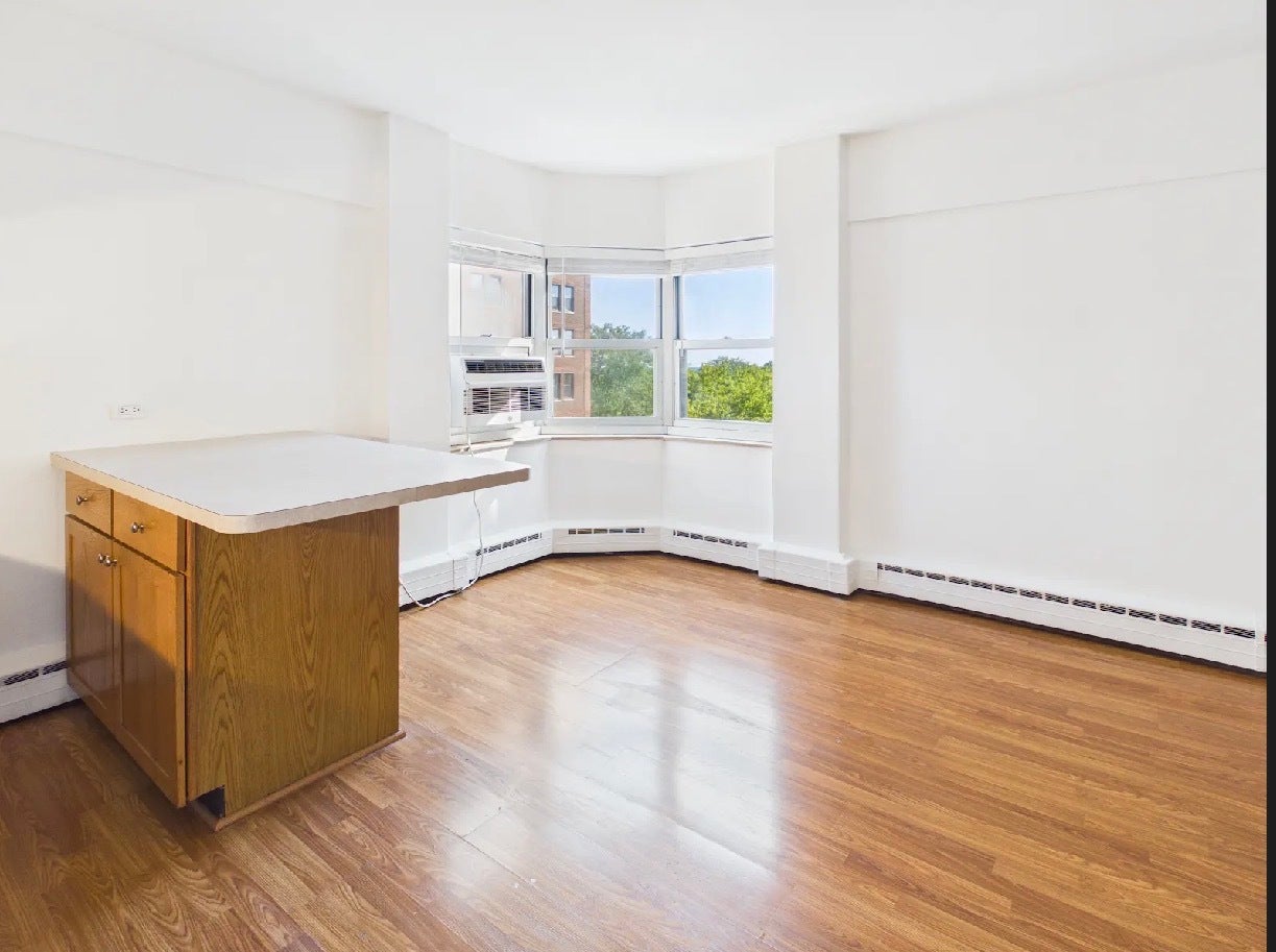 4970 N Marine Drive 827