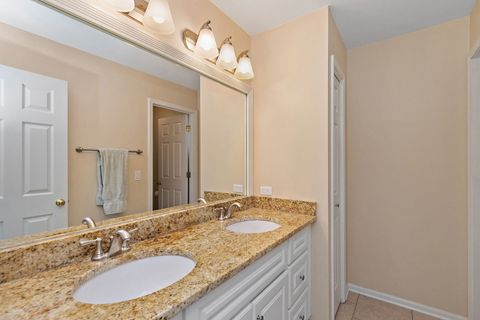 Tiny photo for 1041 Evergreen Street, Mundelein, IL 60060 (MLS # 12578703)