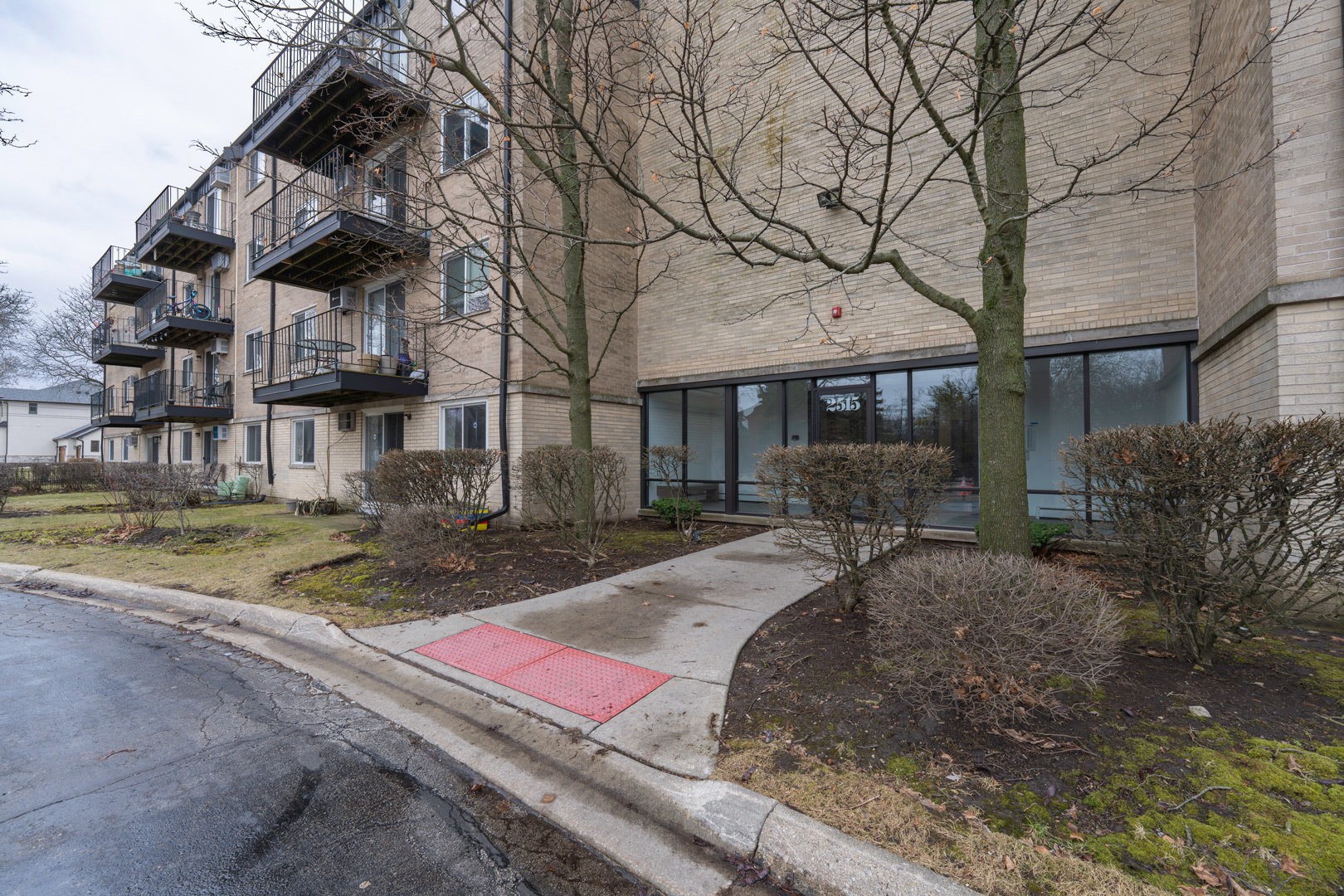 2515 E Olive Street 4H