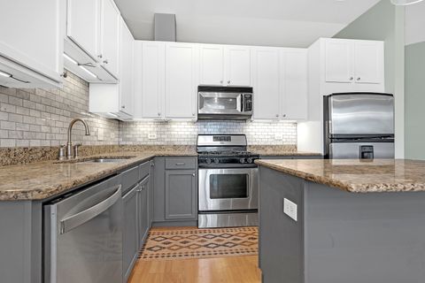 Tiny photo for 2915 N Clybourn Avenue #310, Chicago, IL 60618 (MLS # 12490808)