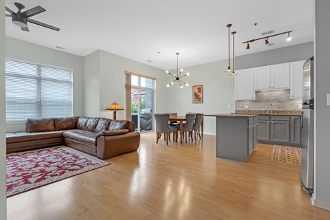 Tiny photo for 2915 N Clybourn Avenue #310, Chicago, IL 60618 (MLS # 12490808)