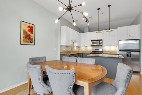 Tiny photo for 2915 N Clybourn Avenue #310, Chicago, IL 60618 (MLS # 12490808)