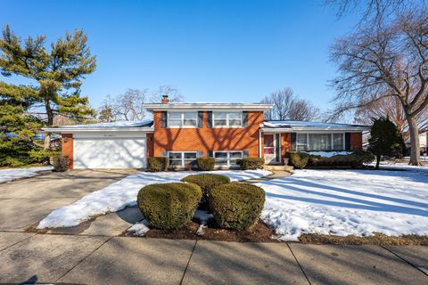 Tiny photo for 910 E Kimber Drive, Arlington Heights, IL 60005 (MLS # 12532281)