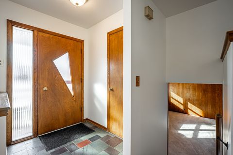 Tiny photo for 910 E Kimber Drive, Arlington Heights, IL 60005 (MLS # 12532281)