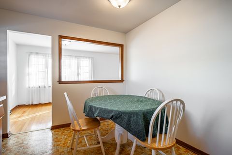 Tiny photo for 910 E Kimber Drive, Arlington Heights, IL 60005 (MLS # 12532281)