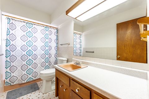 Tiny photo for 910 E Kimber Drive, Arlington Heights, IL 60005 (MLS # 12532281)