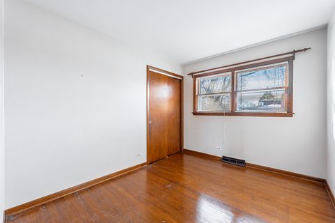 Tiny photo for 910 E Kimber Drive, Arlington Heights, IL 60005 (MLS # 12532281)