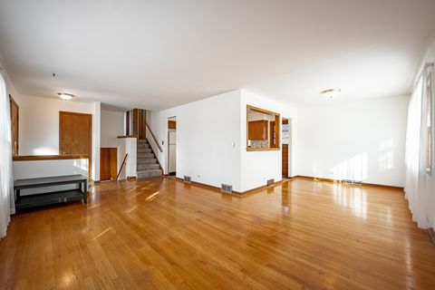 Tiny photo for 910 E Kimber Drive, Arlington Heights, IL 60005 (MLS # 12532281)