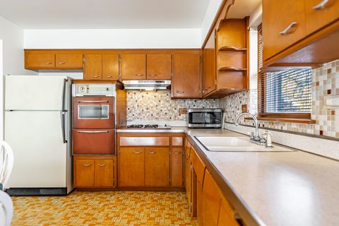 Tiny photo for 910 E Kimber Drive, Arlington Heights, IL 60005 (MLS # 12532281)