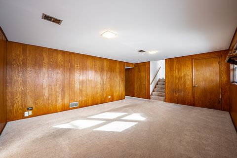 Tiny photo for 910 E Kimber Drive, Arlington Heights, IL 60005 (MLS # 12532281)