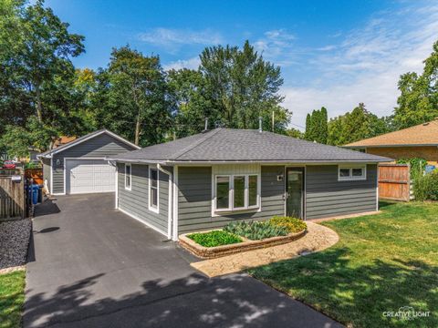 Photo of 124 S Pine Street, Geneva, IL 60134 (MLS # 12468974)