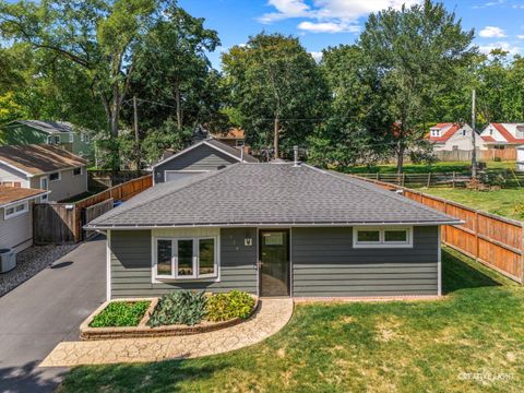 Tiny photo for 124 S Pine Street, Geneva, IL 60134 (MLS # 12468974)