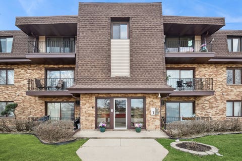 Photo of 10820 Kilpatrick Avenue #1SW, Oak Lawn, IL 60453 (MLS # 12678475)