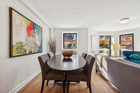 Tiny photo for 1024 W BYRON Street #G, Chicago, IL 60613 (MLS # 12559274)