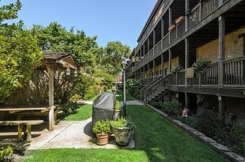 Tiny photo for 1024 W BYRON Street #G, Chicago, IL 60613 (MLS # 12559274)
