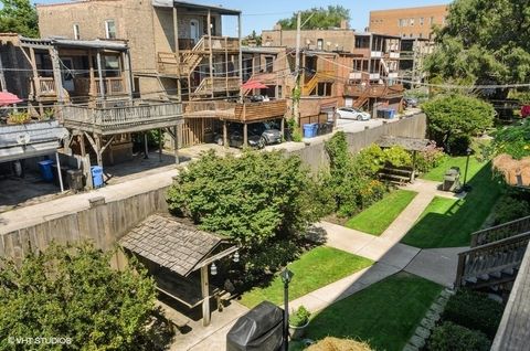 Tiny photo for 1024 W BYRON Street #G, Chicago, IL 60613 (MLS # 12559274)