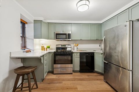 Tiny photo for 1024 W BYRON Street #G, Chicago, IL 60613 (MLS # 12559274)