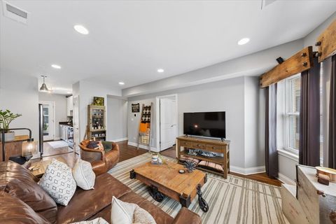 Tiny photo for 7409 N Hoyne Avenue #3, Chicago, IL 60645 (MLS # 12639990)
