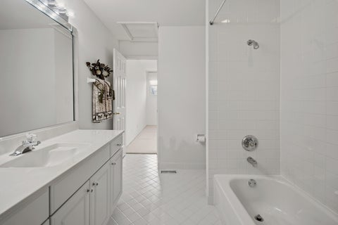 Tiny photo for 205 Faith Court, Bloomingdale, IL 60108 (MLS # 12650063)