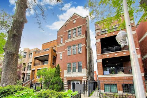 Photo of 924 W Wolfram Street #1, Chicago, IL 60657 (MLS # 12643475)