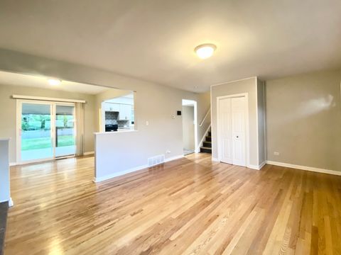 Tiny photo for 112 E 160th Place, South Holland, IL 60473 (MLS # 12498465)