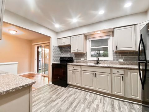 Tiny photo for 112 E 160th Place, South Holland, IL 60473 (MLS # 12498465)