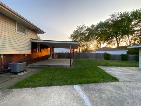 Tiny photo for 112 E 160th Place, South Holland, IL 60473 (MLS # 12498465)