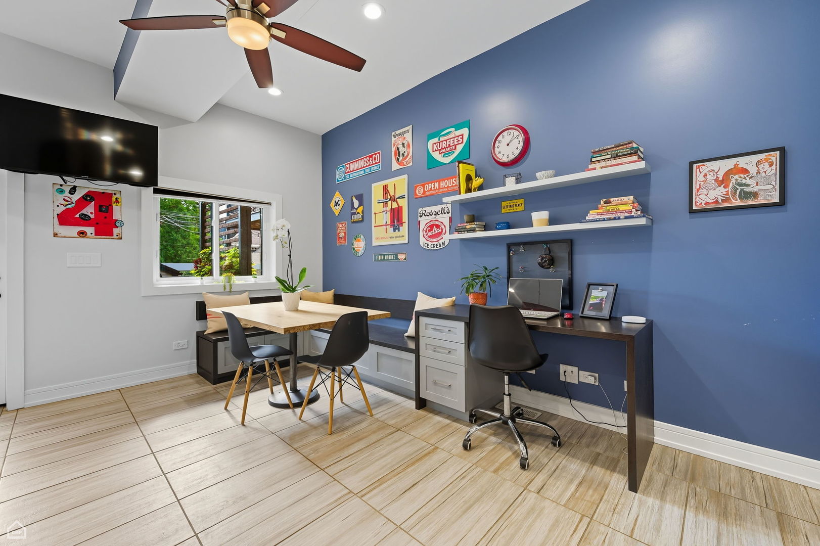 Chicago, Illinois 60612, United States, 4 Bedrooms Bedrooms, ,4 BathroomsBathrooms,Residential,Active,239987