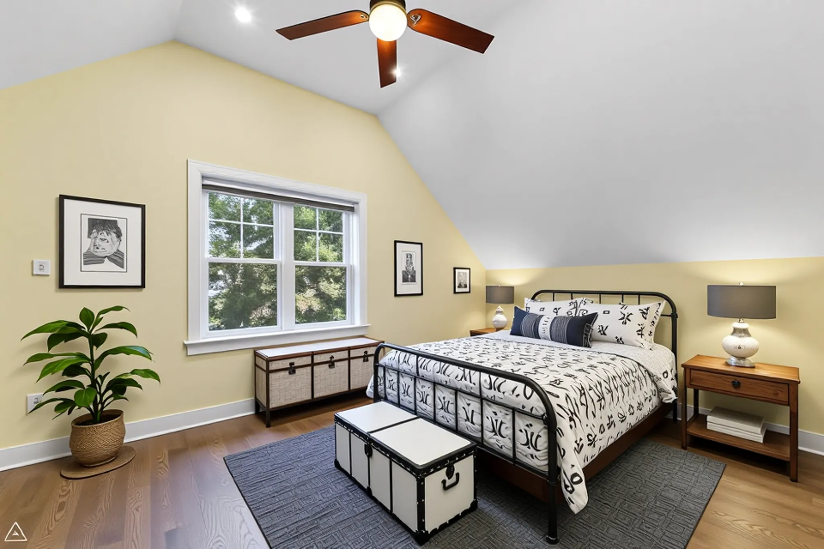 Chicago, Illinois 60612, United States, 4 Bedrooms Bedrooms, ,4 BathroomsBathrooms,Residential,Active,239987