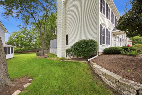 Tiny photo for 1050 Hampshire Lane, Elgin, IL 60120 (MLS # 12738877)
