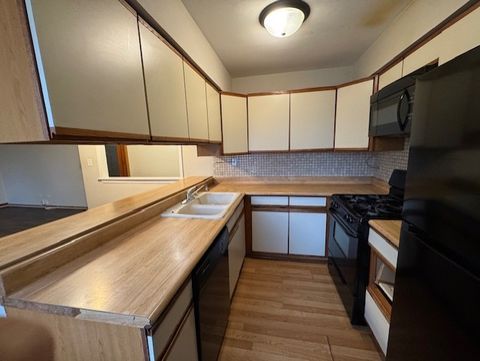 Tiny photo for 2670 Woodview Court S, Waukegan, IL 60087 (MLS # 12521309)