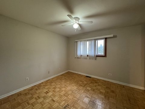 Tiny photo for 2670 Woodview Court S, Waukegan, IL 60087 (MLS # 12521309)