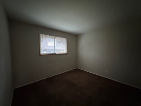 Tiny photo for 2670 Woodview Court S, Waukegan, IL 60087 (MLS # 12521309)