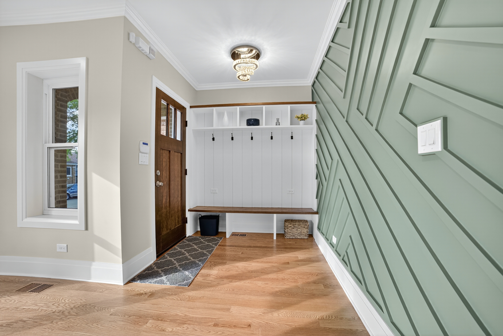 3019 N Kenneth Avenue